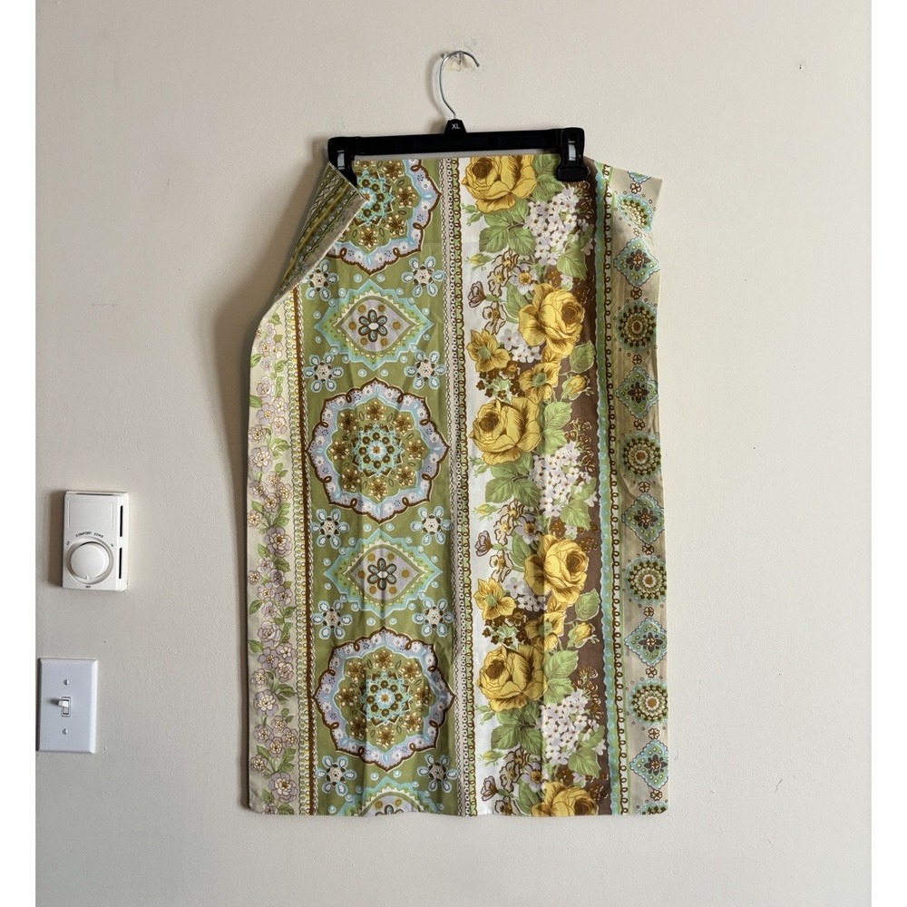 Vintage Cannon Royal Family Set of TWO Standard Pillowcase Floral Boho‎ Percale